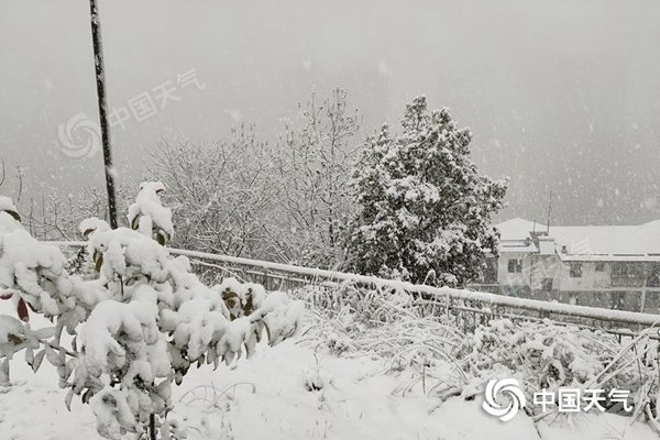 南方连续阴雨雪天气停歇 各地气温探底回升 