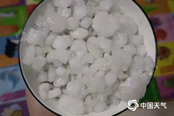 江浙沪皖赣等地雨势猛烈 长江中下游降温显著 